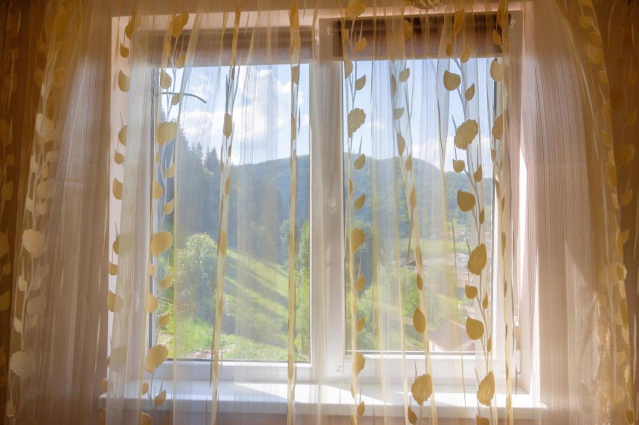 Садиба Під Лісом Volovets Esterno foto