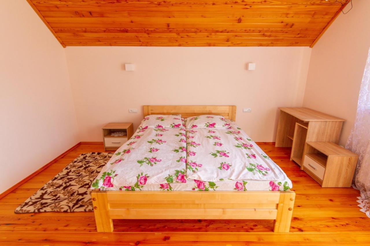 Садиба Під Лісом Volovets Esterno foto