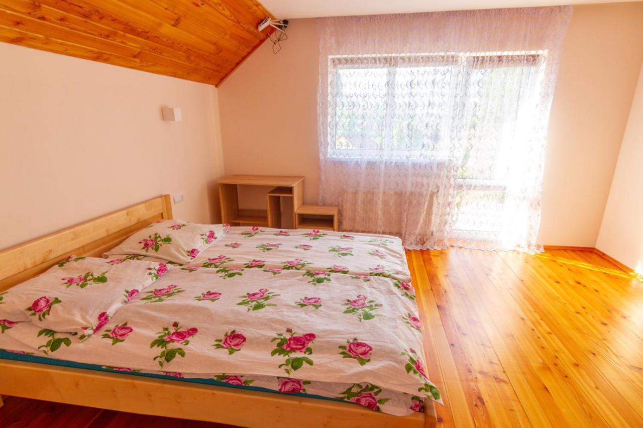 Садиба Під Лісом Volovets Esterno foto